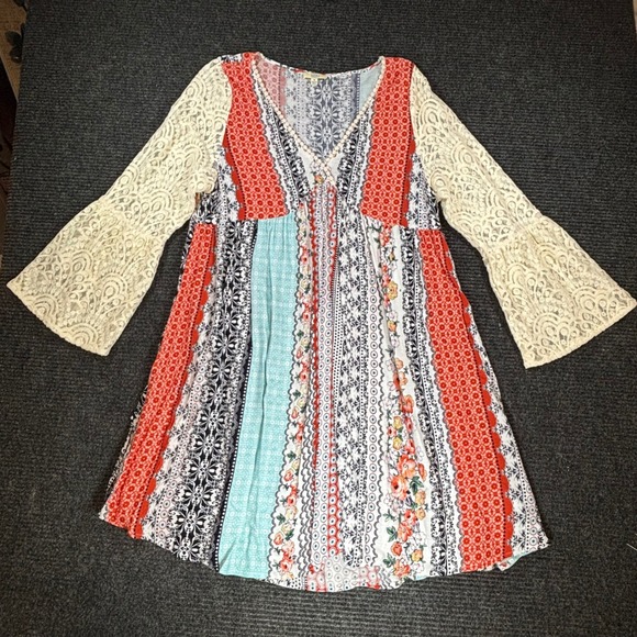 Kori America Dresses & Skirts - Kori America‎ Boho Patchwork Mini Dress Lace Bell Sleeve Red Blue Floral S7003 M